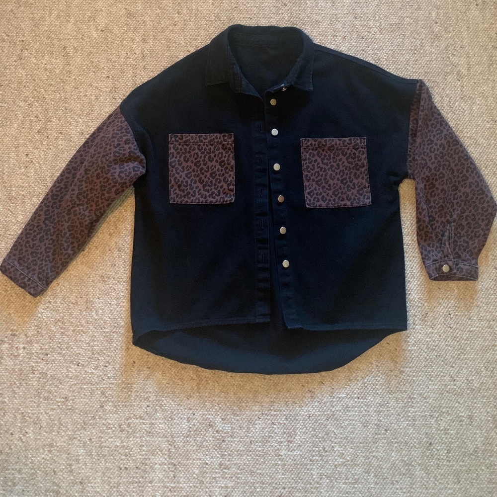 Denim oversized black and leopard print shirt type jacket size small